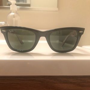 Wayfarer Ray Bans
